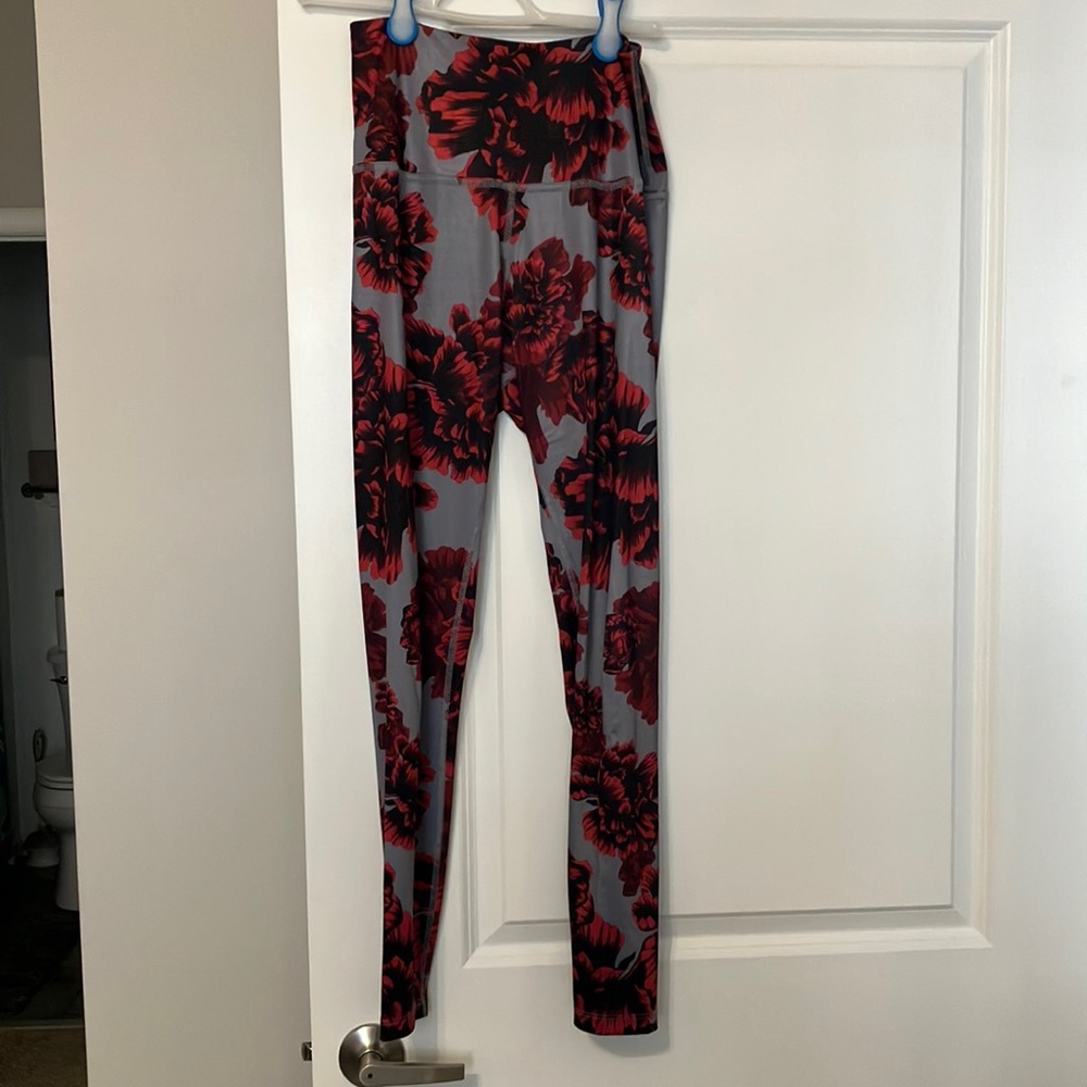 Beyond yoga size large leggings